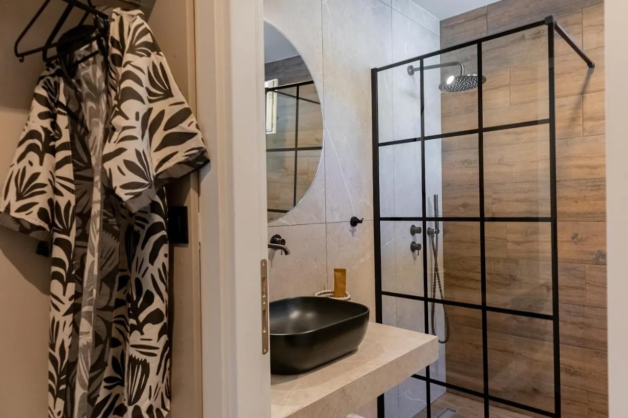 Chelmis Sea Front Apartments - Oceanis Argostoli